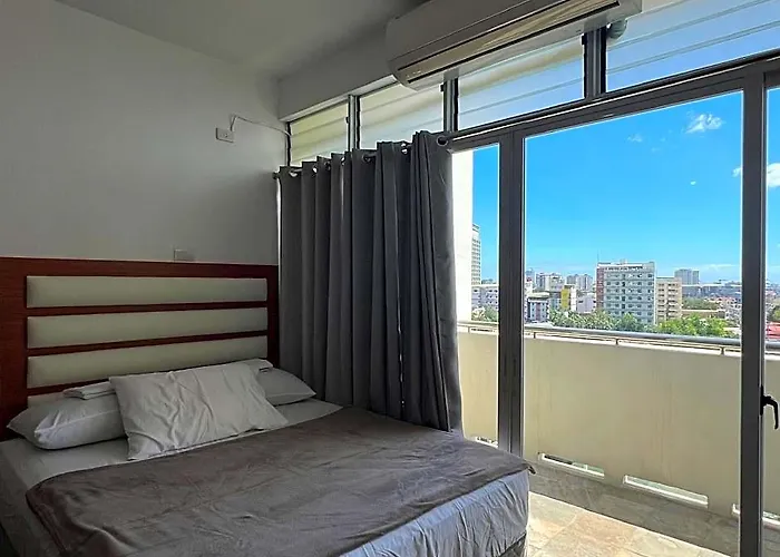 Spacious With Balcony Within The Queen 3* 세부
