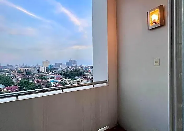 Spacious With Balcony Within The Queen 세부