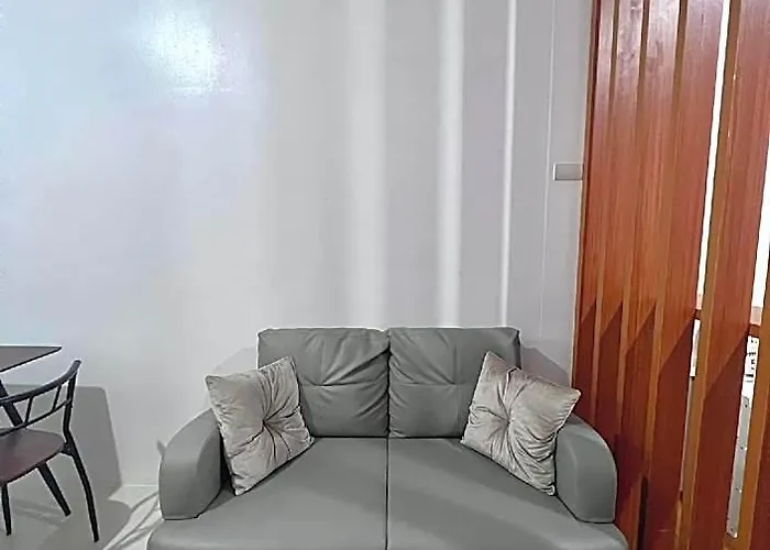 Spacious With Balcony Within The Queen 호텔 3*